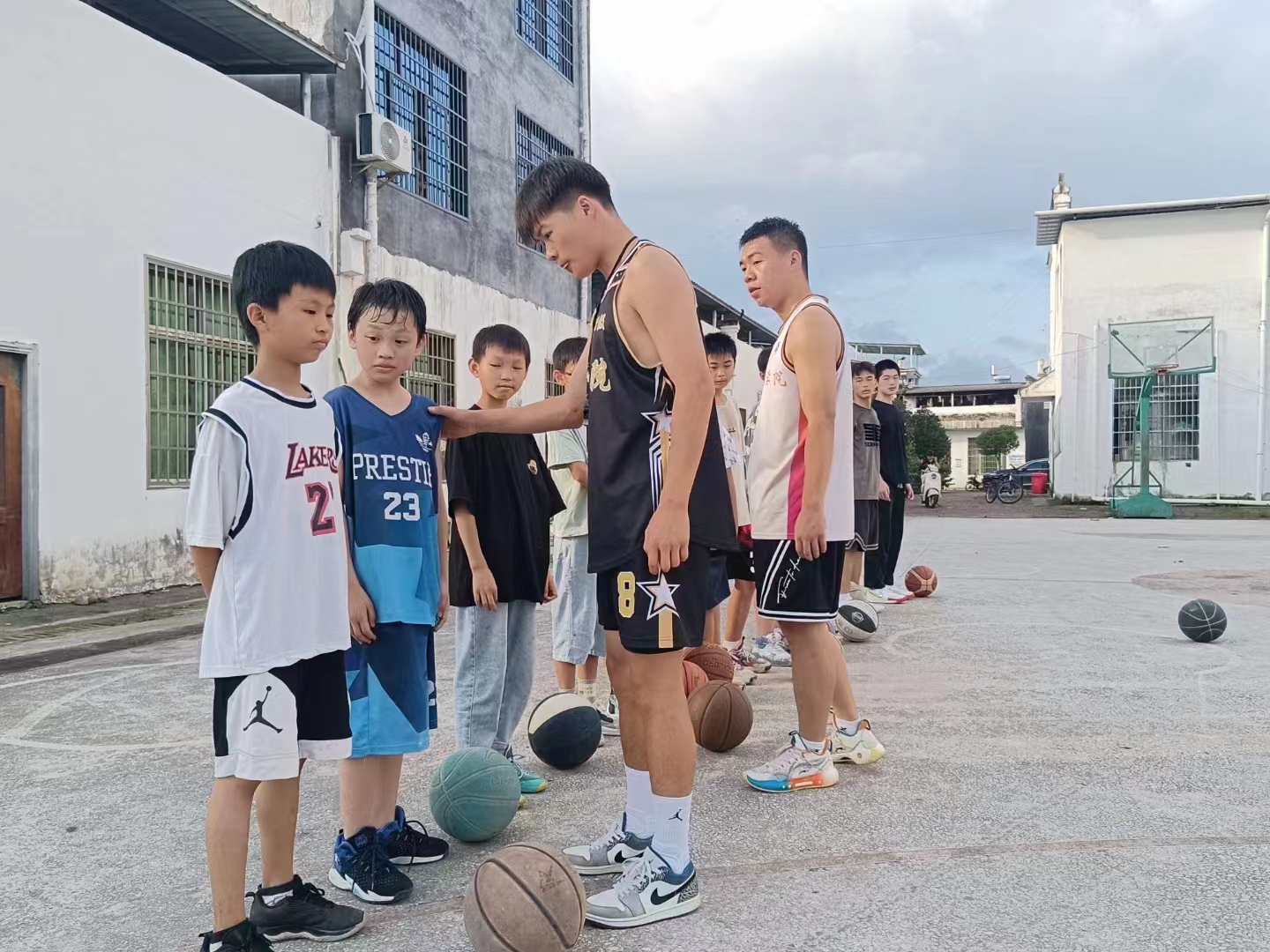 开云官网在线-包含乡村篮球推广活动不断扩大，助力农村振兴战略实施的词条