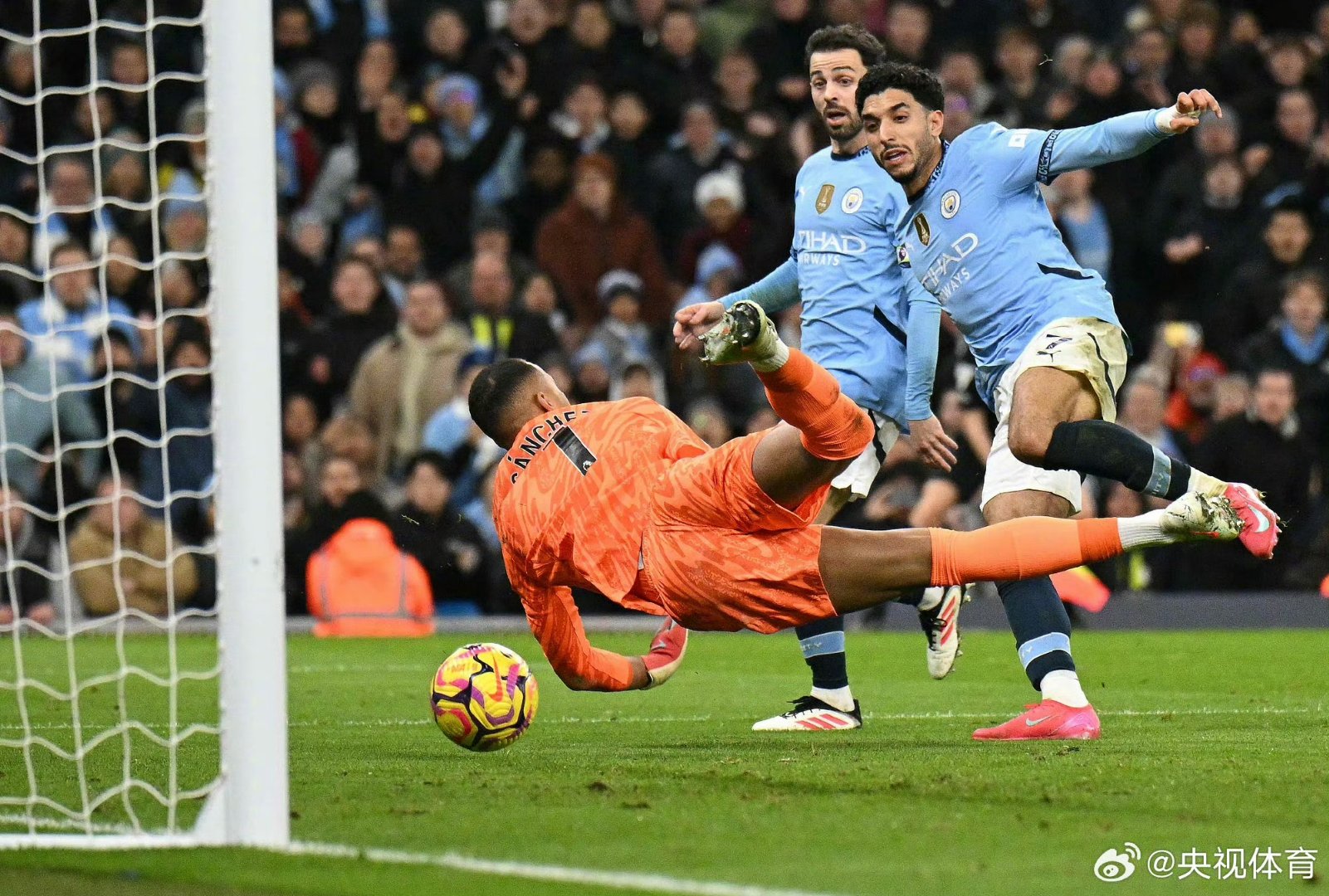 开云kaiyun-英超逆转，教练点名比赛战术调整，关键胜负由此而定