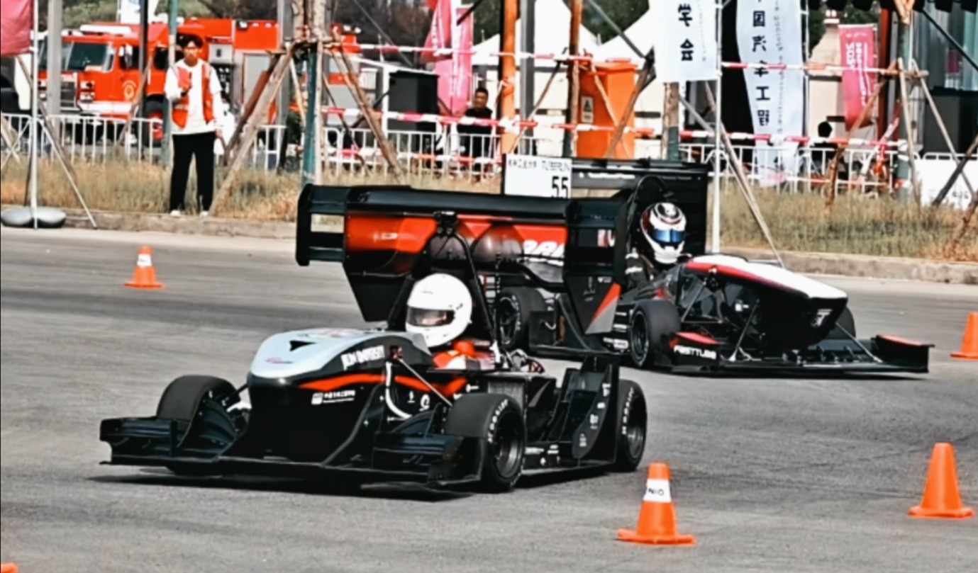 开云下载-包含追赶赛中的精彩超车瞬间的词条