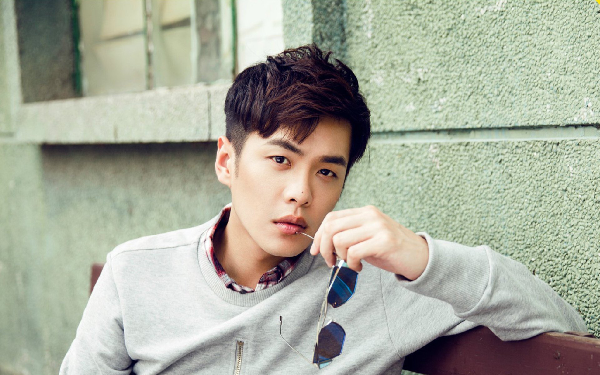 独行侠压哨战胜森林狼,关键一役中东契奇三分雨不断,独行侠执行东契奇合同