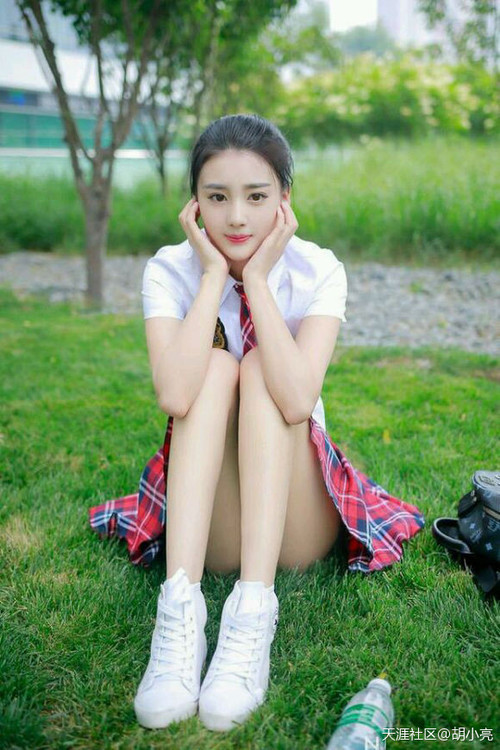 开云网站-“东桃花岛迎来缆绳滑水赛，极限运动尽显风采”